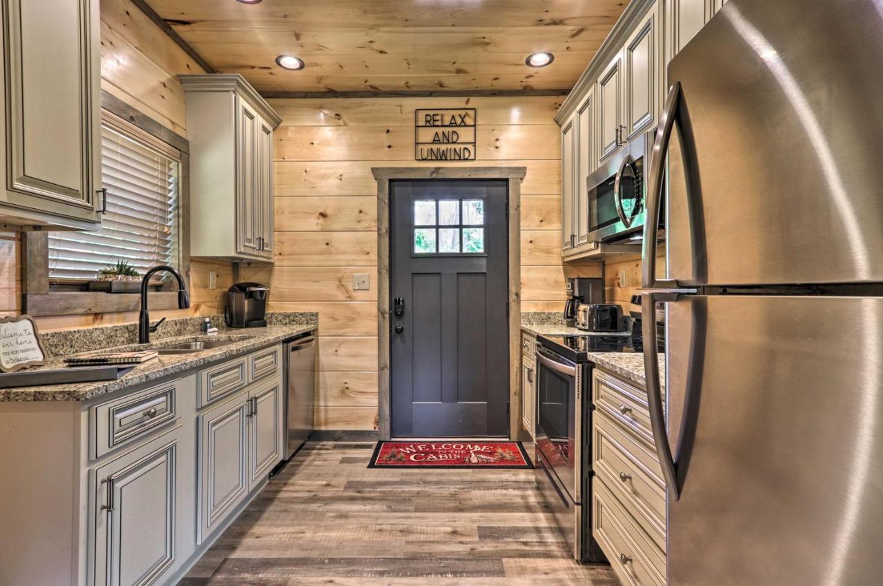Modern Cabin With Hot Tub And Game Room In Gatlinburg! Exterior photo