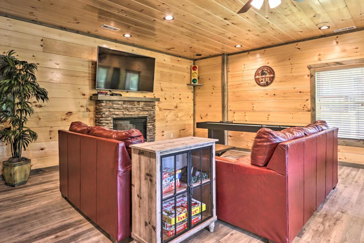 Modern Cabin With Hot Tub And Game Room In Gatlinburg! Exterior photo