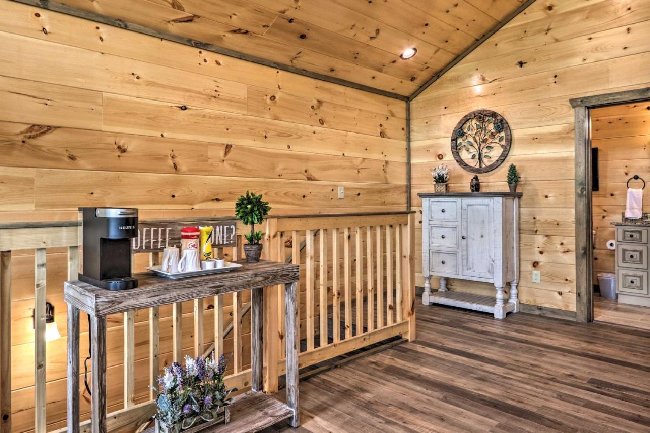 Modern Cabin With Hot Tub And Game Room In Gatlinburg! Exterior photo