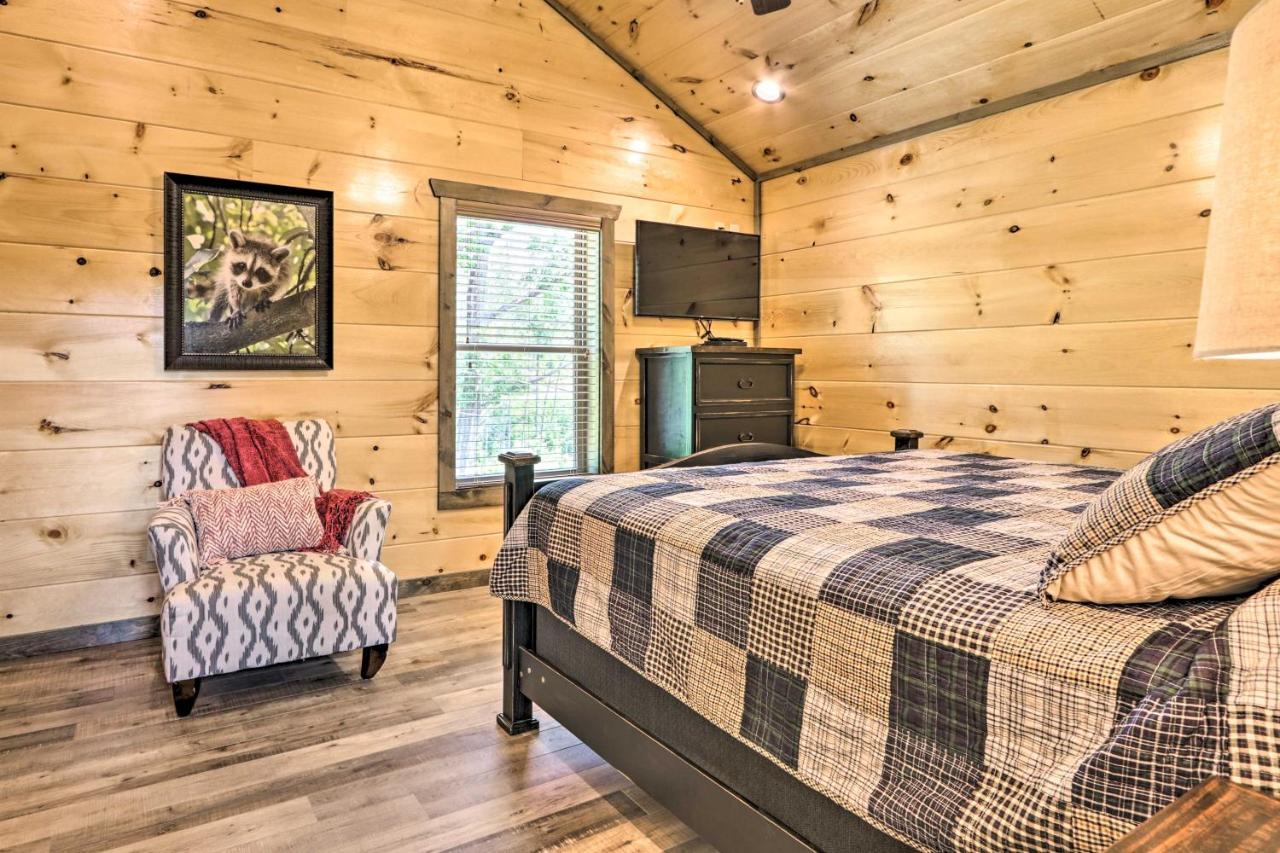 Modern Cabin With Hot Tub And Game Room In Gatlinburg! Exterior photo
