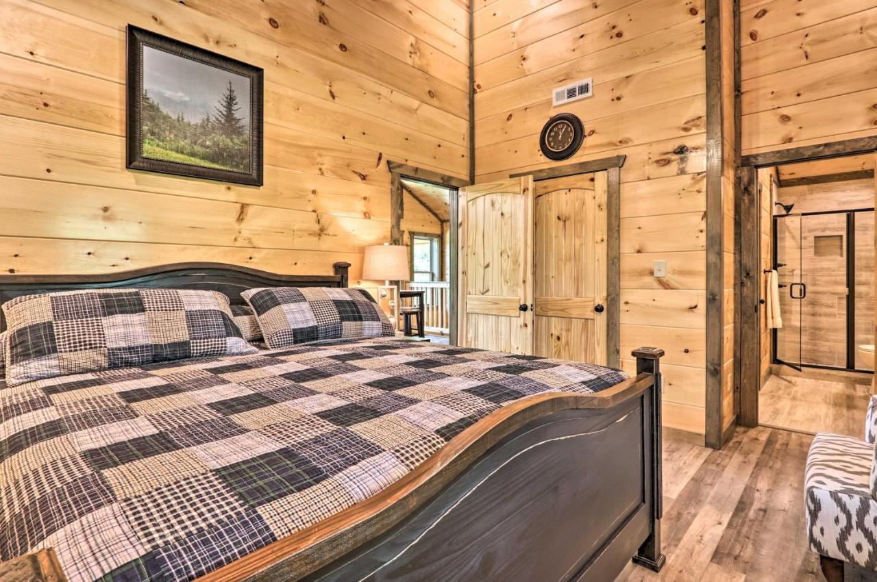Modern Cabin With Hot Tub And Game Room In Gatlinburg! Exterior photo