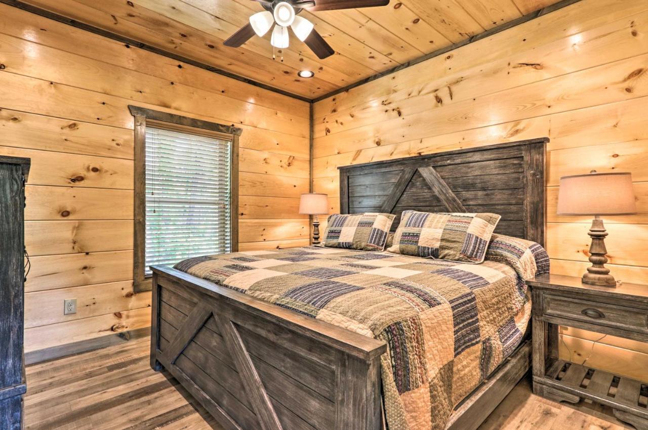Modern Cabin With Hot Tub And Game Room In Gatlinburg! Exterior photo